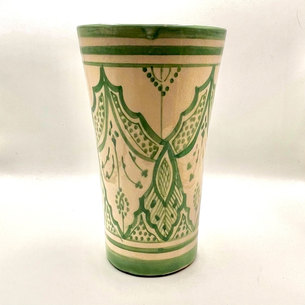 CREAM AND LIGHT GREEN CERAMIC VASE